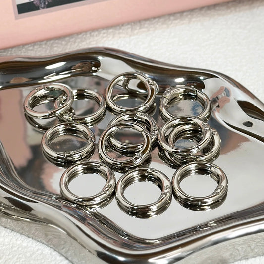 合金の留め具/引っ掛け金具(5ヶ)